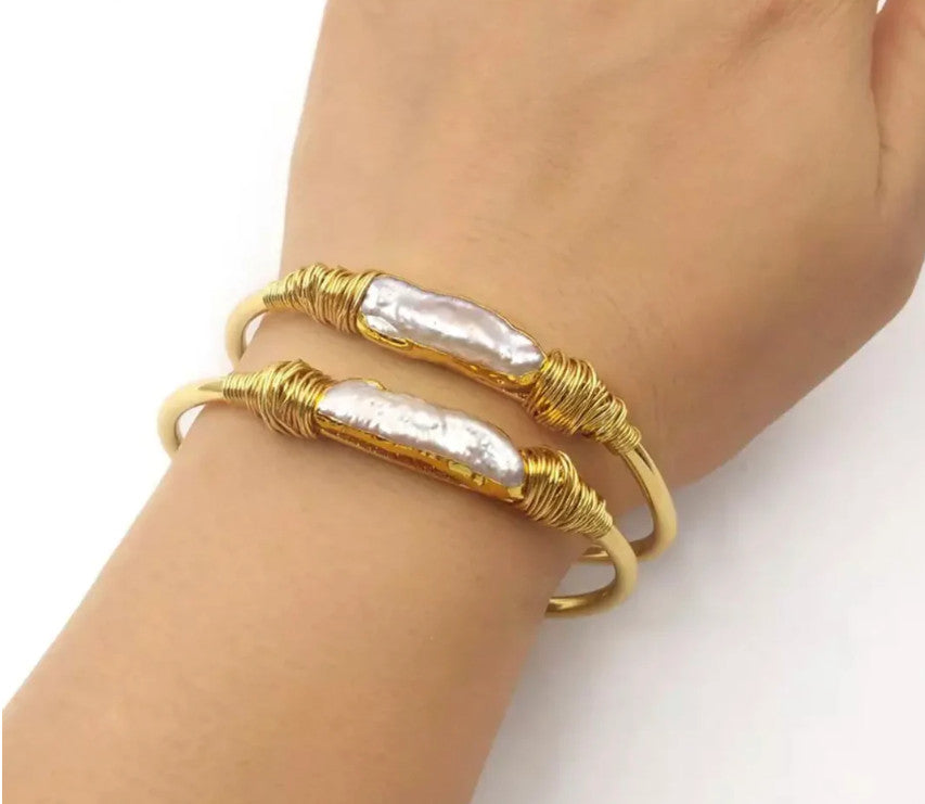Plain Gold Bracelets