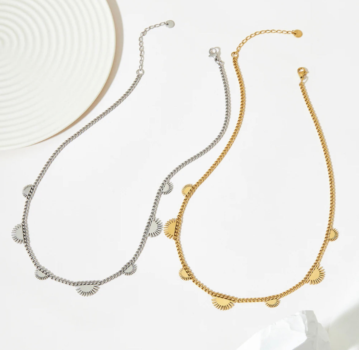 
                  
                    Minimalist Pendant Necklace | Waterproof & Tarnish-Free
                  
                