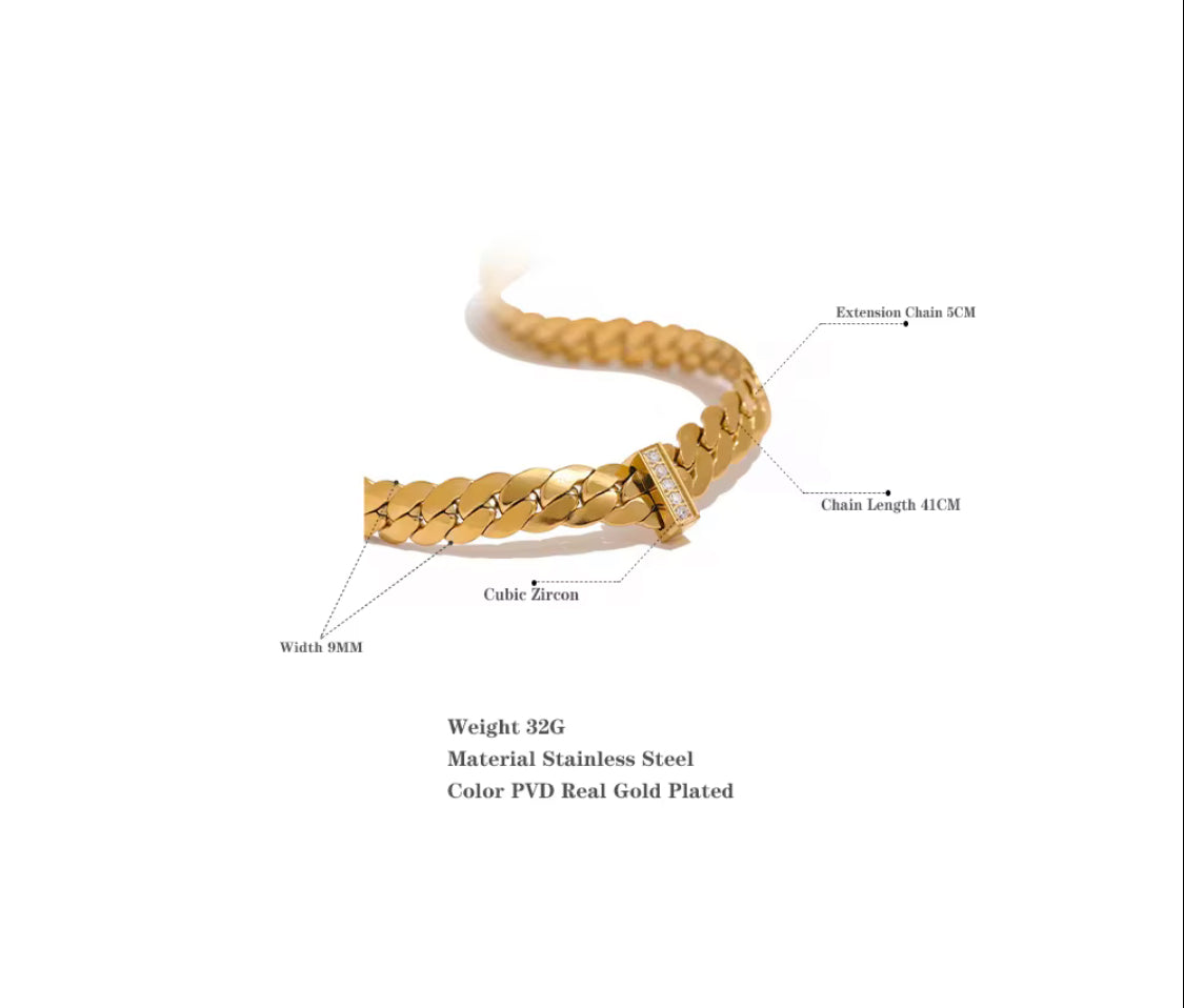 
                  
                    Valentina Crystal Curb Chain Necklace – Waterproof Gold-Plated Stainless Steel
                  
                