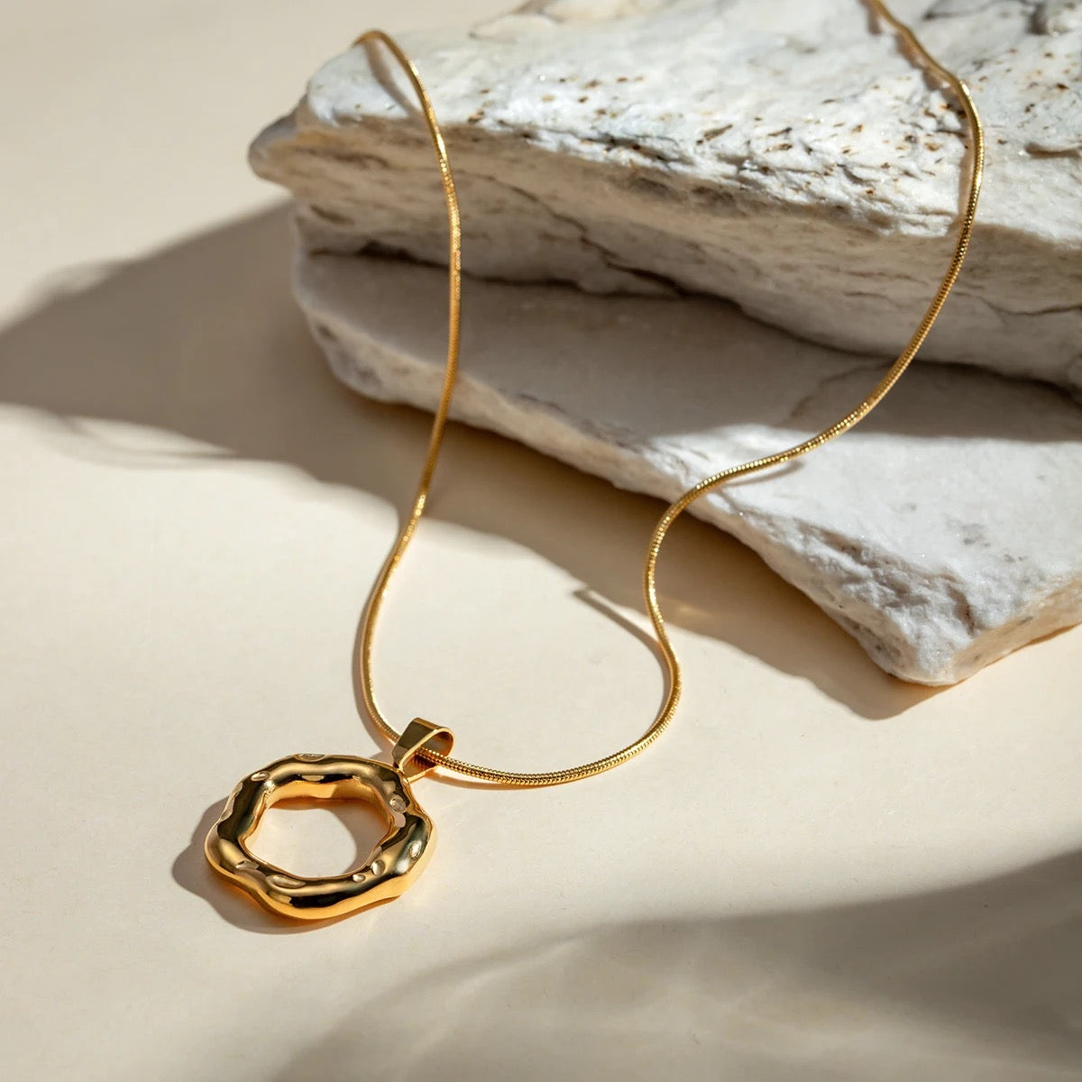 
                  
                    Aurelia Organic Circle Necklace – Waterproof Gold Necklace
                  
                