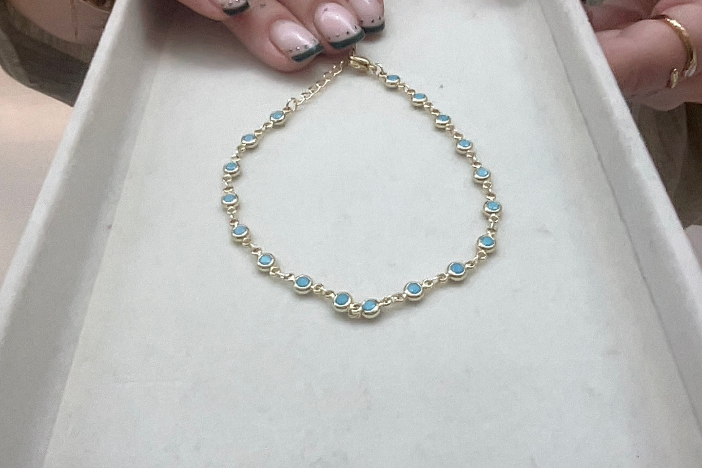 
                  
                    4mm 10inch Turquoise Gold Chain Bracelete TF – Boho & Mala jewellery
                  
                