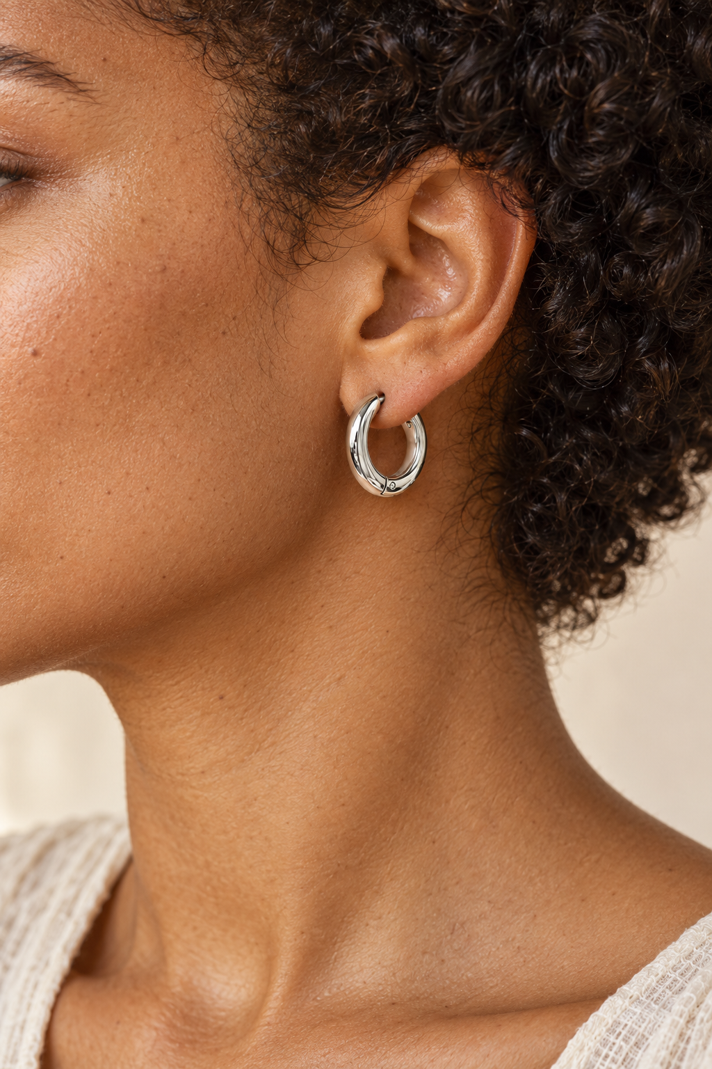 Model wearing Classic Waterproof Hoop Earrings – Silver 12mm