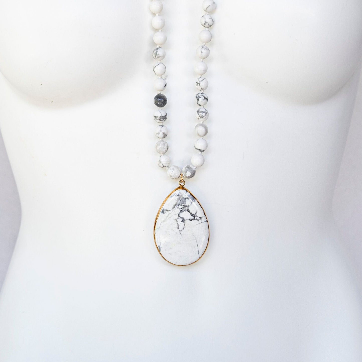 
                  
                    Boho & Mala Natural Tribal Round Howlite Stone Necklace TN10030
                  
                
